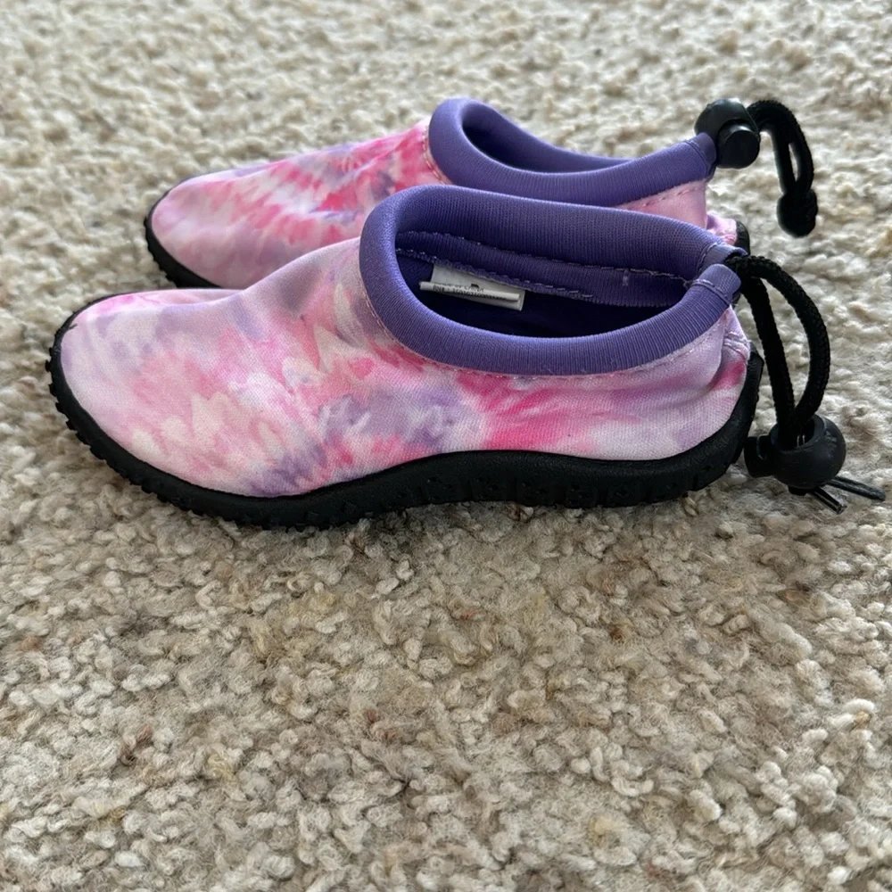 Tommy Bahama Water Shoes